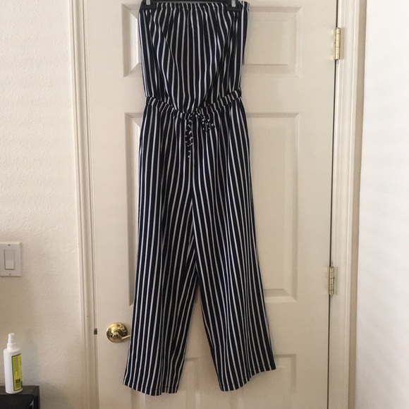 Beautiful navy blue and white pants suit romper - Picture 3 of 13